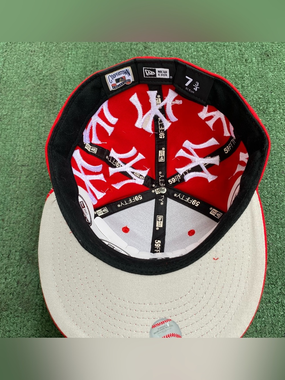 Supreme hat - Picture 3 of 3